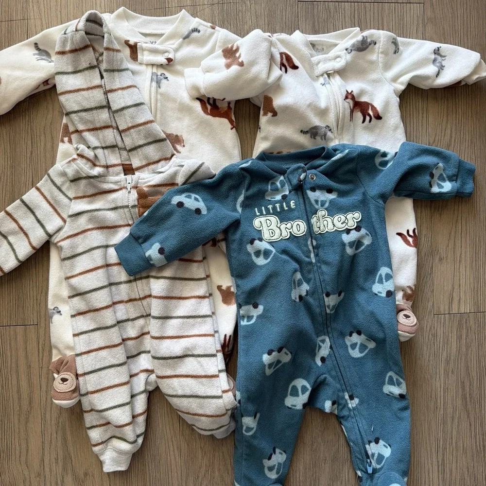 Carter's Assorted Brand Lot Of 11 Newborn NB 0-3 Boys Clothes Sleepers Bodysuits